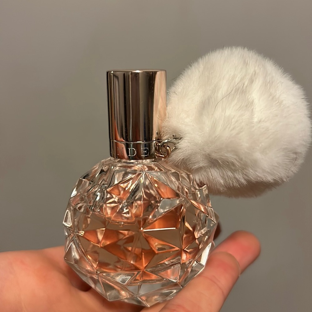 Ariana Grande Perfume